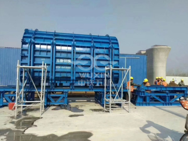 上海局七公司京雄鐵路預制墩身墩帽