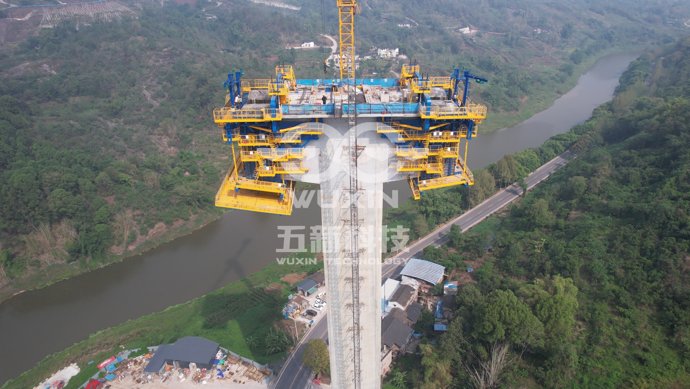 智能懸臂造橋機 — （中鐵十二局-渝萬高鐵）6.jpg